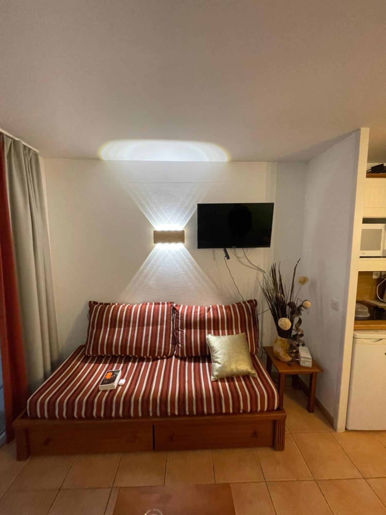 Sejour 4 Personnes - Pays Basque Apartment Uhart-Cize Exterior photo